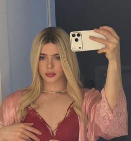 MelaniaRicci