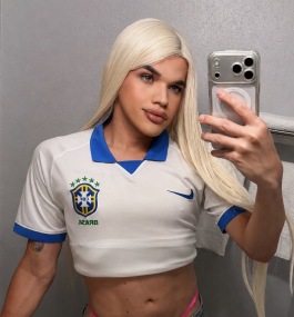Iza_hot